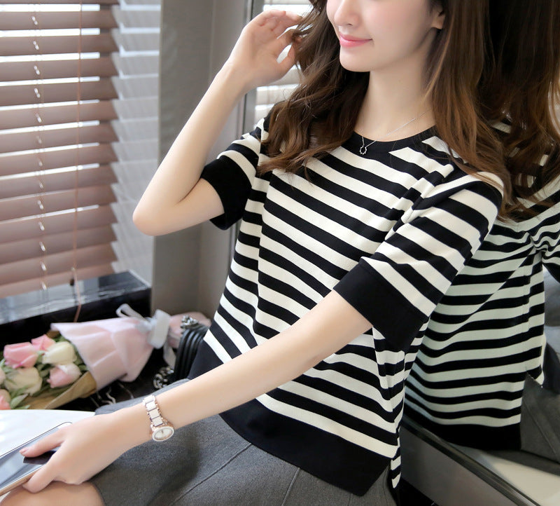 Women'S Black And White Striped Front Short Back Long Short Sleeve T-Shirt