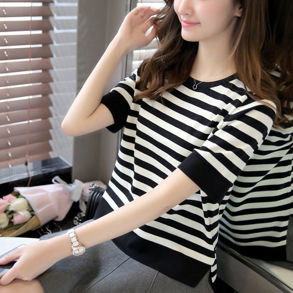 Women'S Black And White Striped Front Short Back Long Short Sleeve T-Shirt