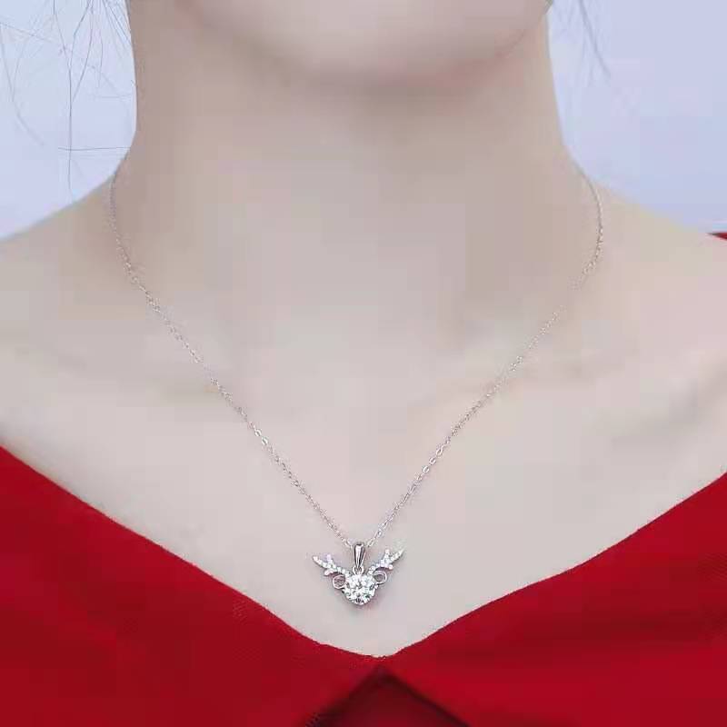 D Color Moissanite Fashion Cute Deer Pendant Exquisite Necklace