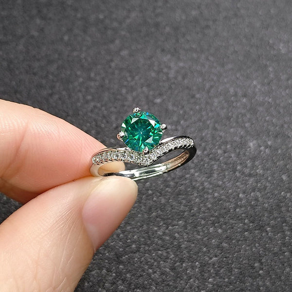 European And American Emerald Moissanite Engagement Ring