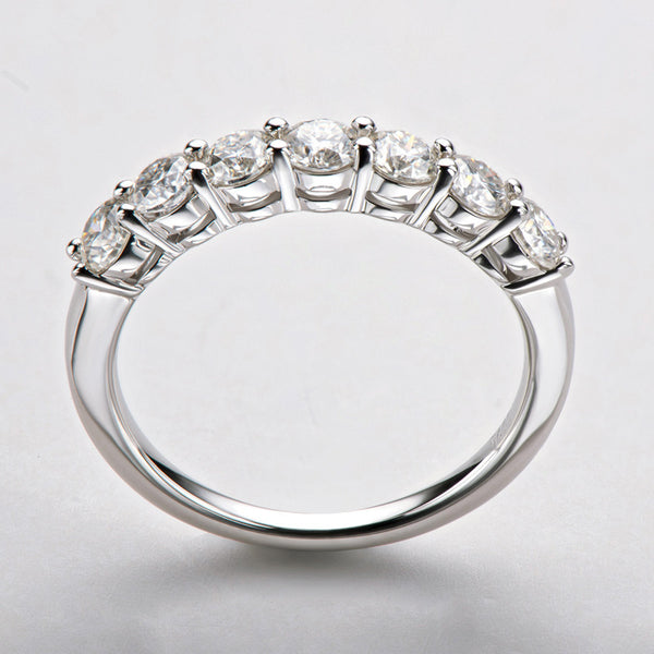 Fashionable And Simple 3mm Seven-star  Moissanite Ring