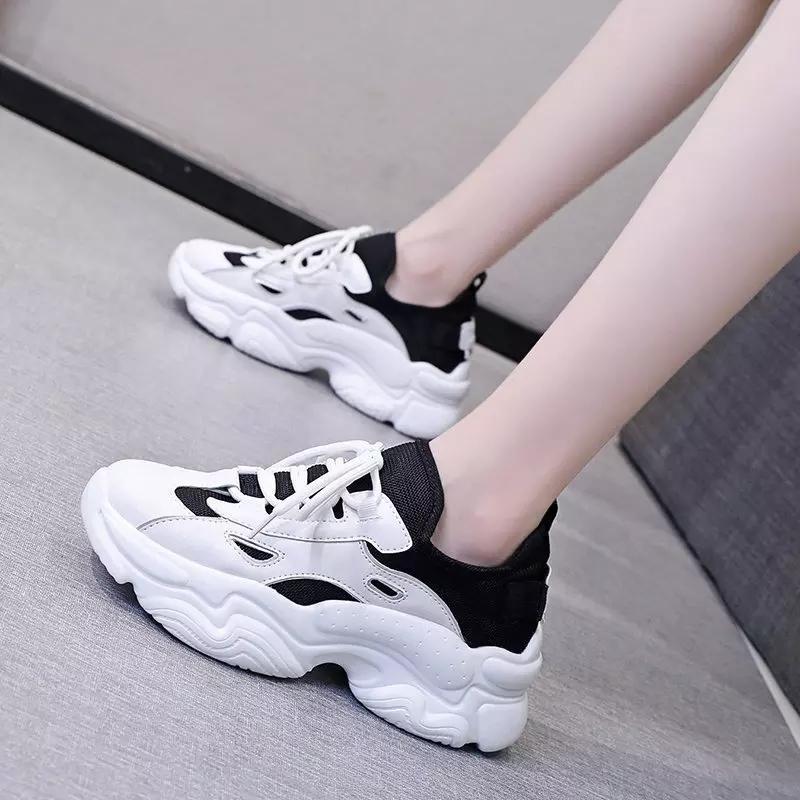 Sports and leisure white shoes