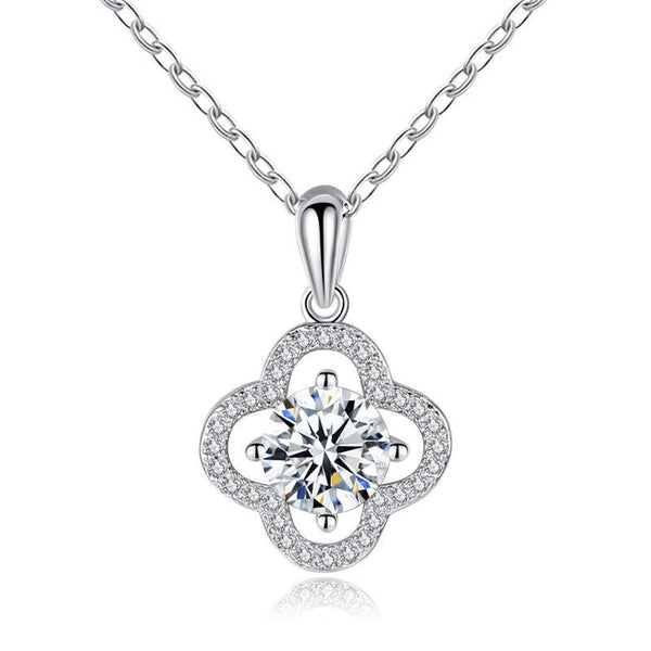 Clover Clavicle Necklace Ladies Fashion 925 Sterling Silver Moissanite