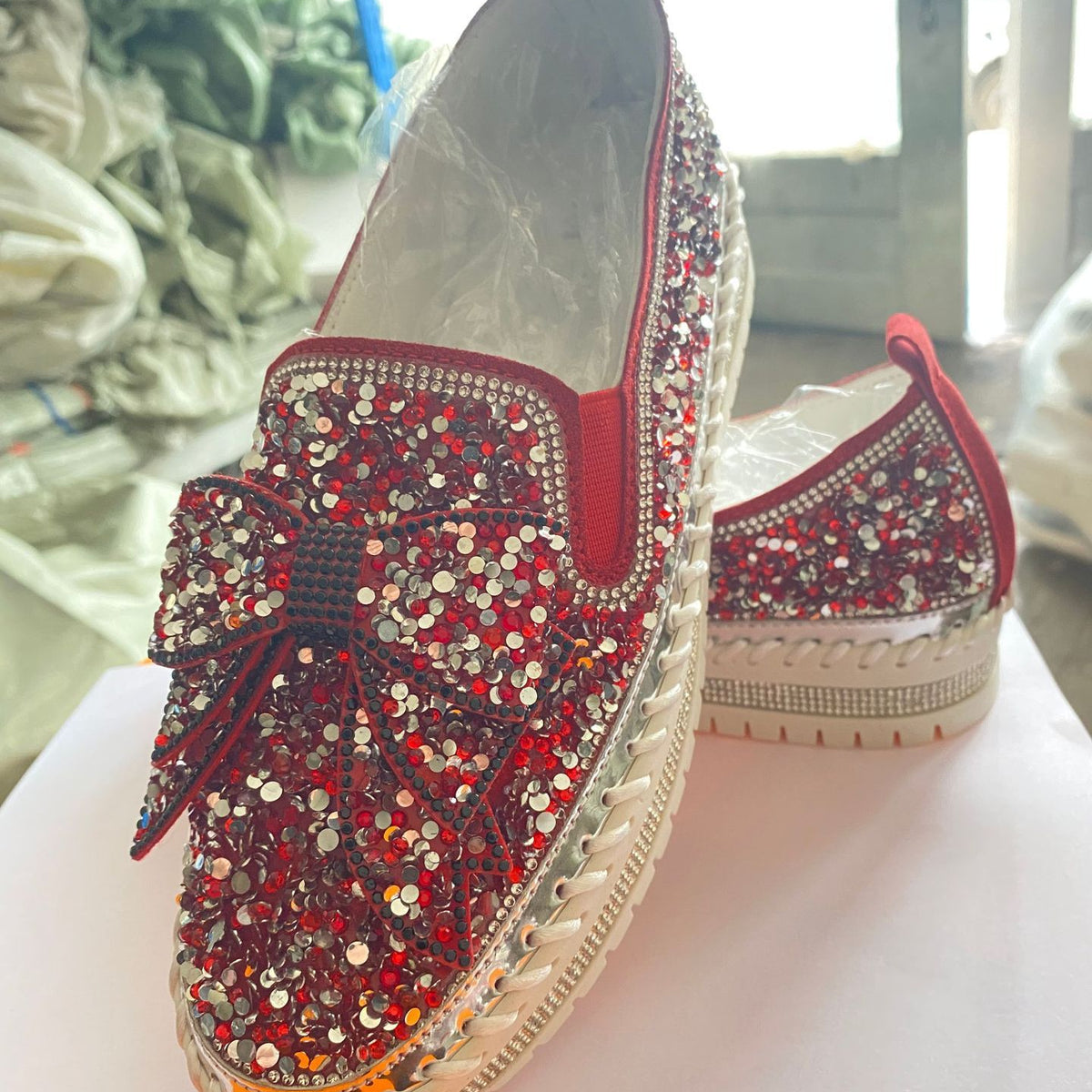 Single shoe with a thick sole lazy rhinestone bow