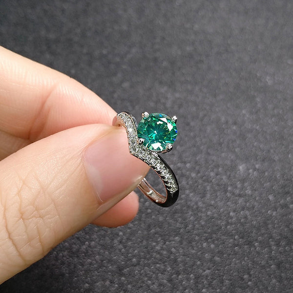 European And American Emerald Moissanite Engagement Ring