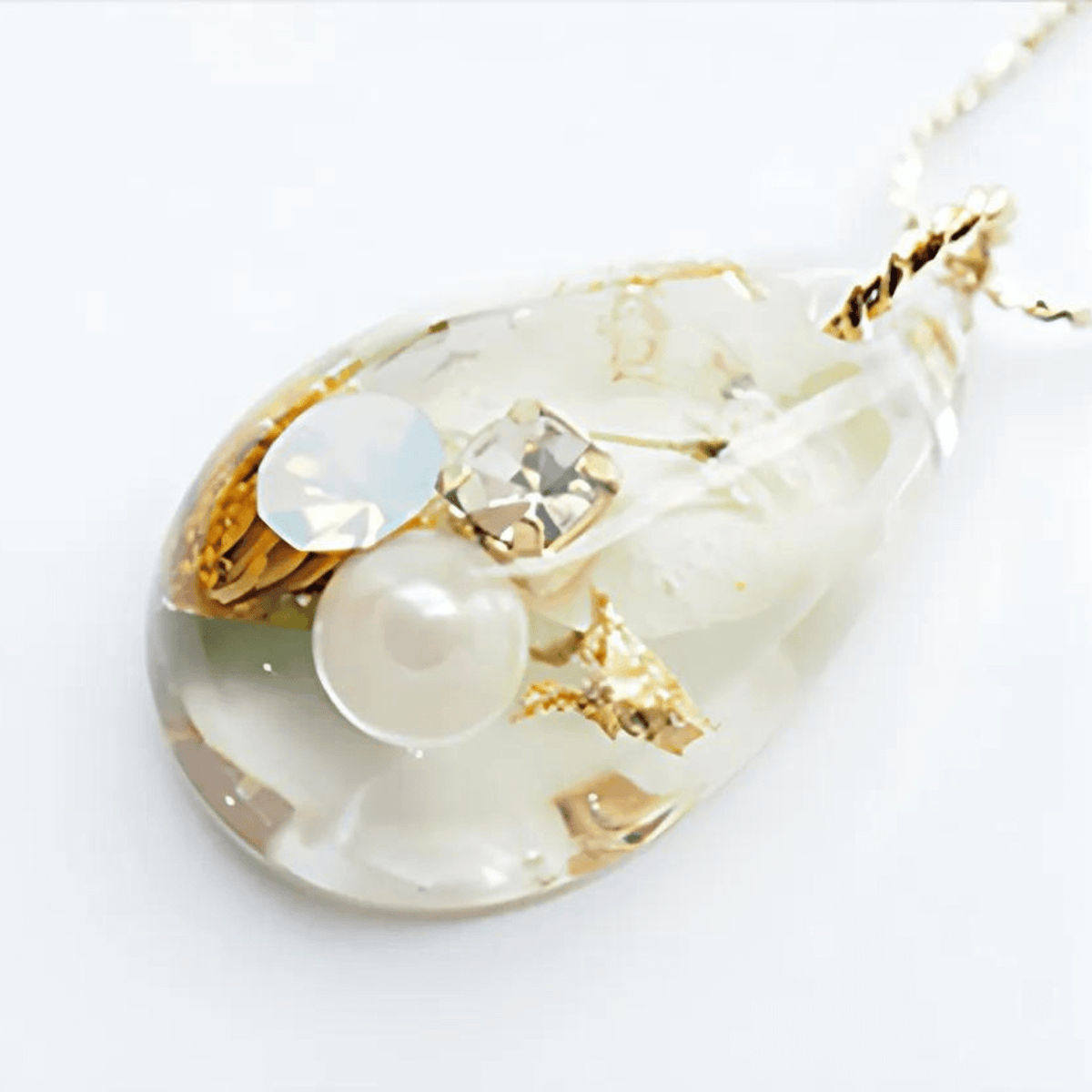 Personalize Blooming Moment Birthstone Necklace with Dried Flowers and Pearls