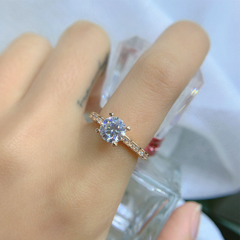 Women's Fashion Personality Moissanite Ring