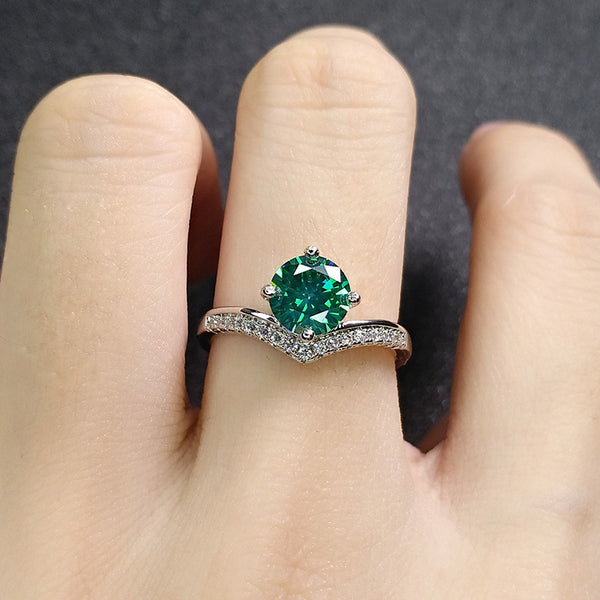 European And American Emerald Moissanite Engagement Ring